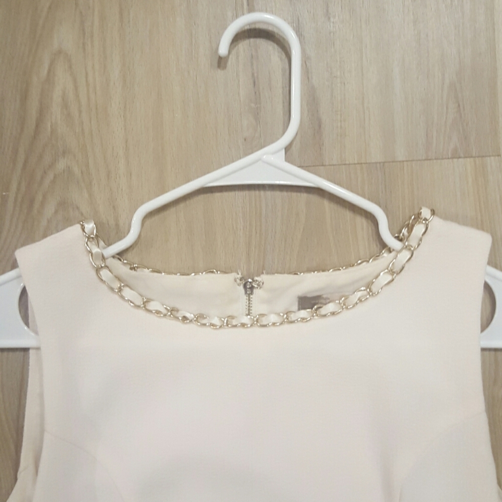 Dress - Picture 3 of 4